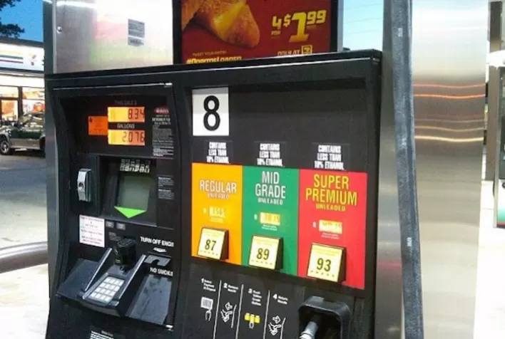 Gasolina atinge em março maior preço em dois anos, diz ValeCard