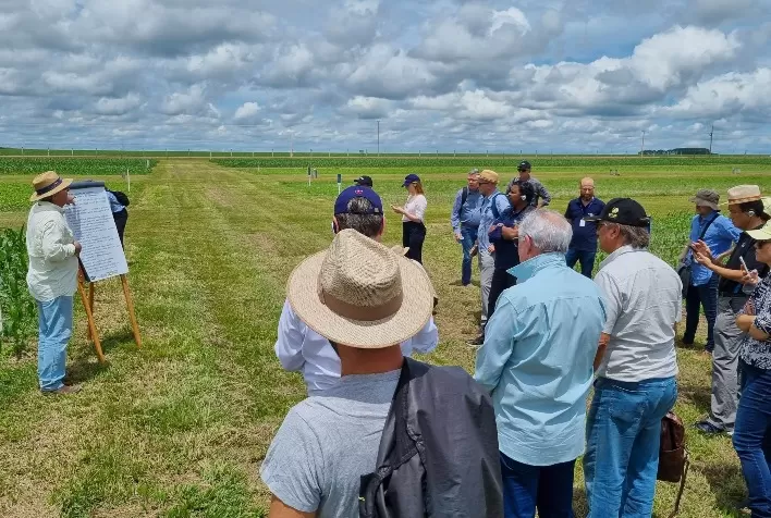 Embrapa mostra tecnologias de produção sustentáveis para diplomatas de dez países em visita à Mato Grosso