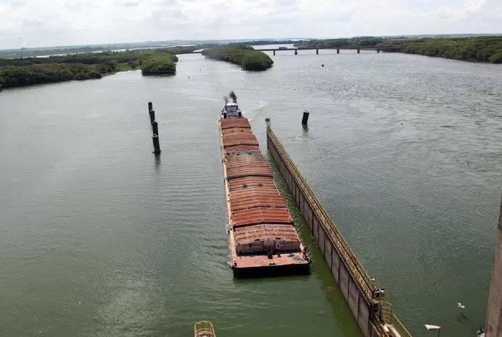 Tietê-Paraná volta a operar com calado de 2,7m