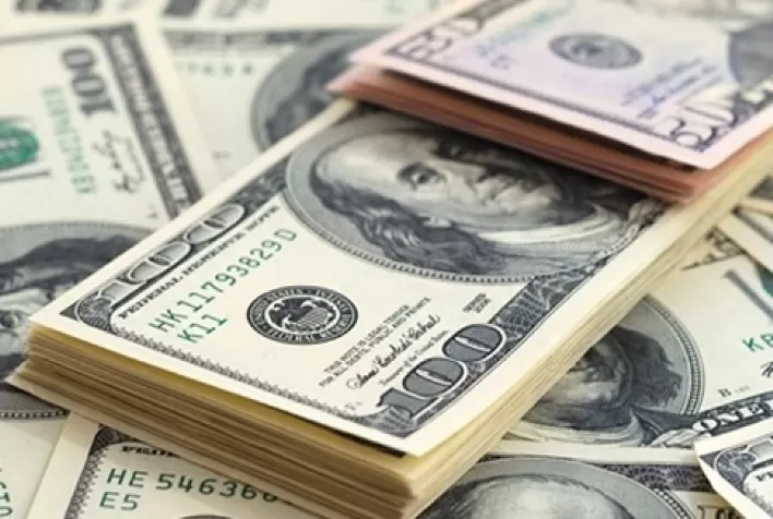 Dólar tem sessão instável após IPCA de março alimentar apostas em mais altas de juros