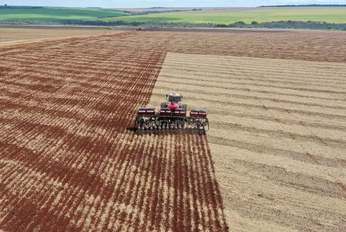Baldan lança linhas de pulverizadores, graneleiros e uma plantadeira autotransportável na Agrishow 2022