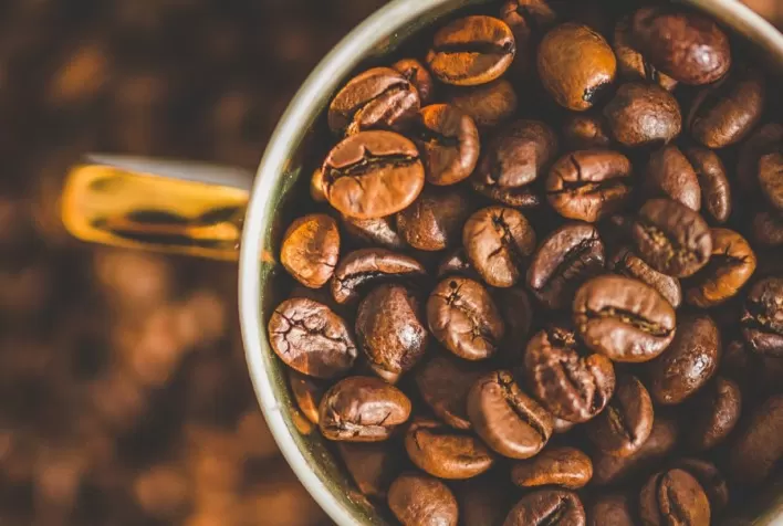 Abril foi de quedas nos preços do café no mercado internacional
