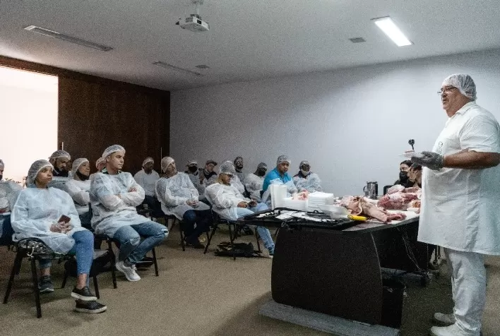 ASEMG realizou a primeira edição do projeto confraria do porco