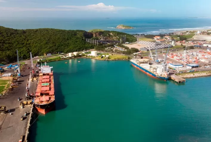 Porto de Imbituba realiza melhor abril de sua história e tem alta de 45,9% na movimentação