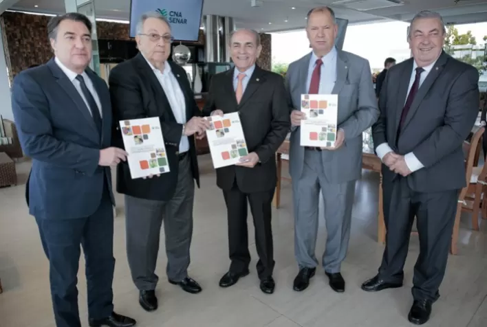 CNA entrega propostas do Plano Safra ao relator-geral do orçamento