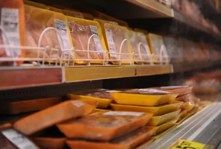 Só a exaustão do poder aquisitivo do consumidor explica o fraco comportamento do frango