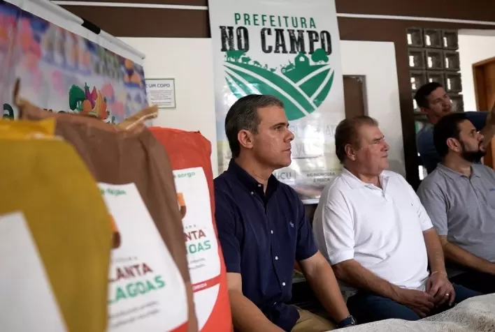 Seagri contempla mais de 600 famílias com a distribuição de 57 mil kg de sementes, em Piaçabuçu
