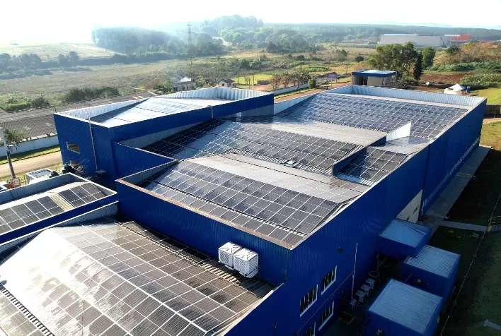Energia solar pode suprir até 55% do consumo da maior fábrica de inoculantes do mundo
