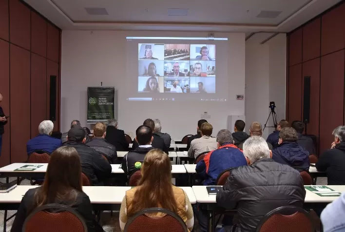 Chapecó levanta custos da pecuária de leite durante painel do Campo Futuro