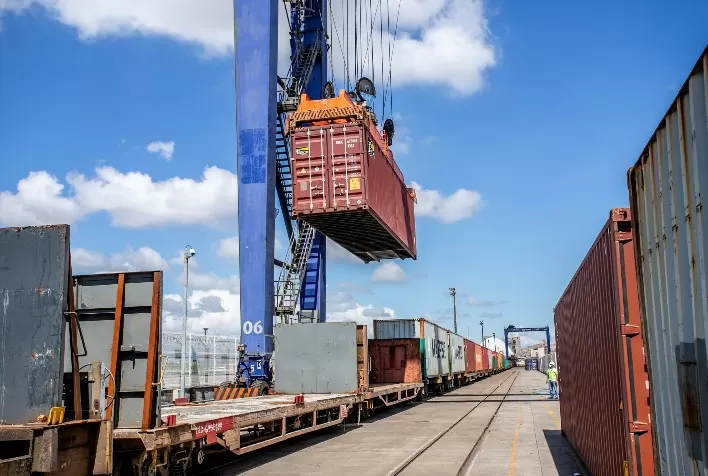 Volume de cargas do modal ferroviário cresce 6,4% nos portos do Paraná