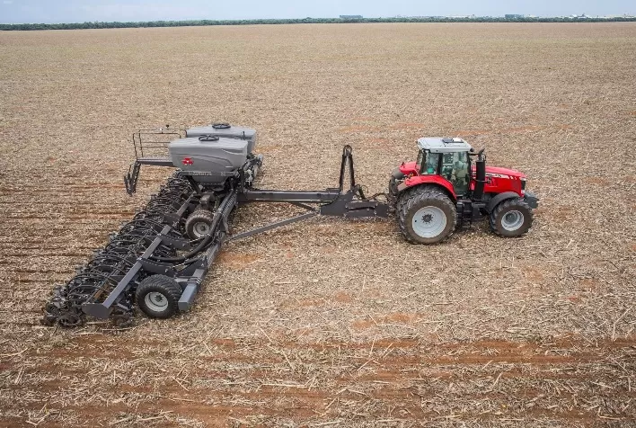 Fábrica da Massey Ferguson em Beauvais, na França, comemora a produção de 1 milhão de tratores