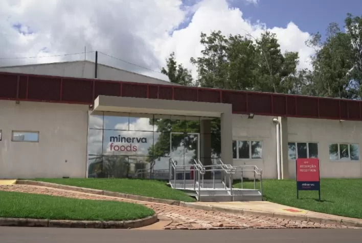Unidade de Janaúba/MG da Minerva Foods tem certificação BRCGS renovada pelo segundo ano consecutivo com grade AA