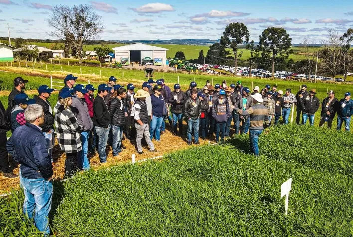 Dia de Campo ATeG reúne mais de 250 produtores do meio oeste em Campos Novos