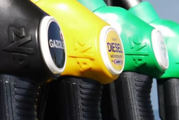 Redução de preço da gasolina poderia ser maior para atingir paridade, diz Abicom