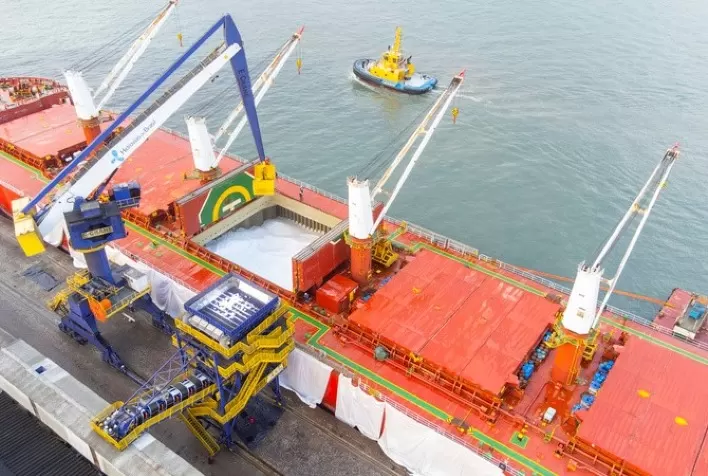 Hidrovias do Brasil inicia a retomada de suas operações no Porto de Santos