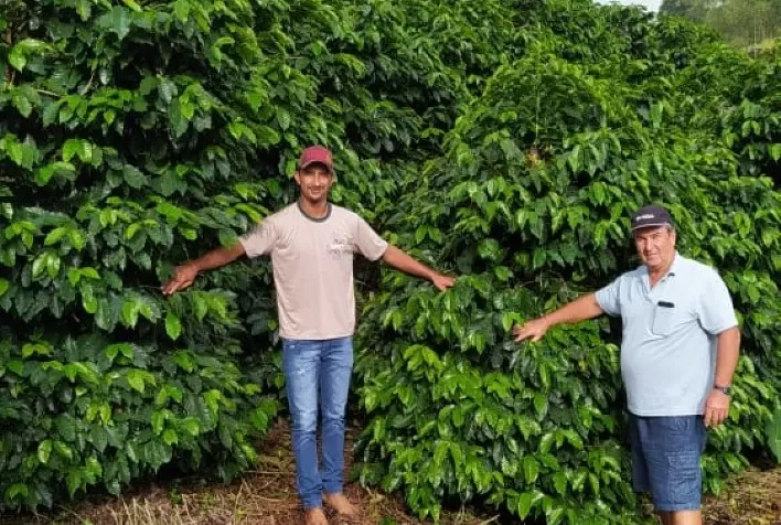 Produtor compra Hilux 0km com ajuda do ATeG Café+Forte