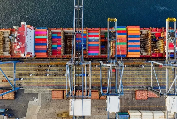 Balança tem superávit de US$ 2,13 bi até 2a semana de outubro