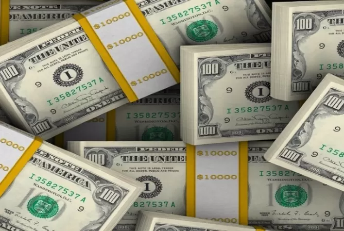Dólar recua ante real com manutenção de fluxos e otimismo sobre a China; mercado aguarda dados dos EUA