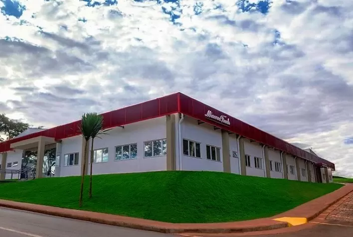 Lucro da Minerva quase dobra no 3º tri com cenário positivo na América do Sul
