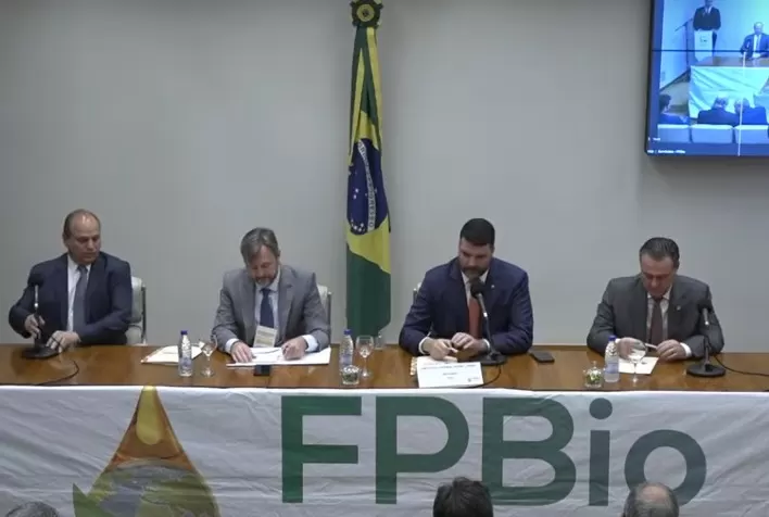 Parlamentares vão apresentar projeto de decreto legislativo para derrubar decisões do CNPE contra o biodiesel