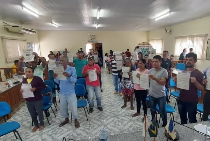 Governo de Minas entrega 145 títulos de regularização fundiária nesta semana