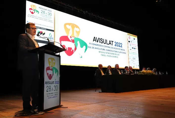 Setor lácteo defende aumento da competitividade na abertura da 6ª Avisulat