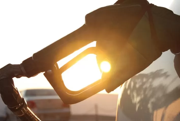 Preço da gasolina fica estável pela segunda semana seguida