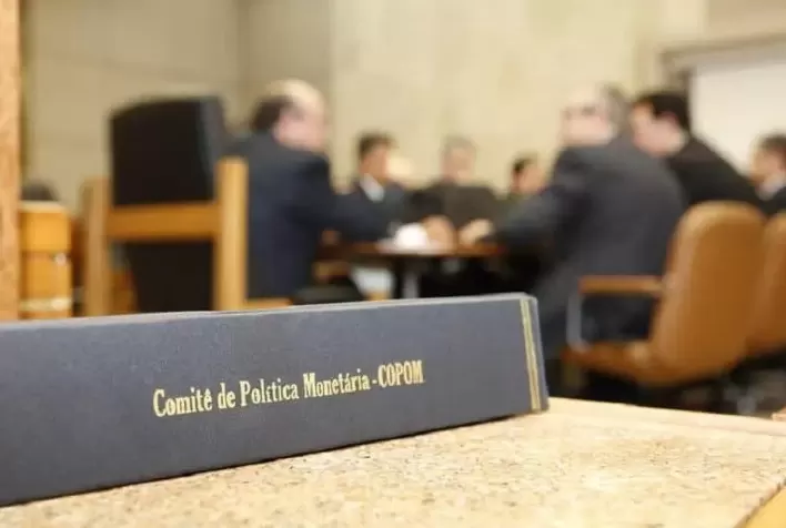 Política fiscal pode impactar preço de ativos e juros neutros e afetar inflação, diz BC