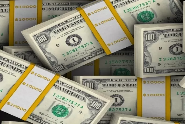 Dólar tem pouca alteração frente ao real após aprovação da PEC no Congresso