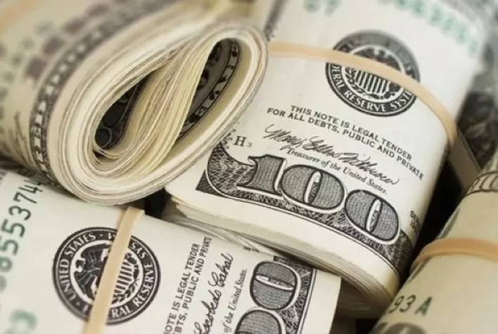 Dólar sobe com cautela após rali do real, mas caminha para recuo semanal