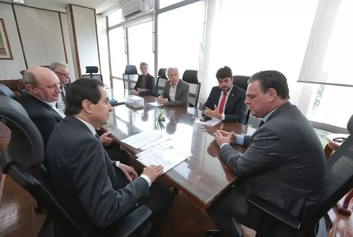 Setor cafeeiro apresenta demandas e perspectivas do setor ao ministro Fávaro