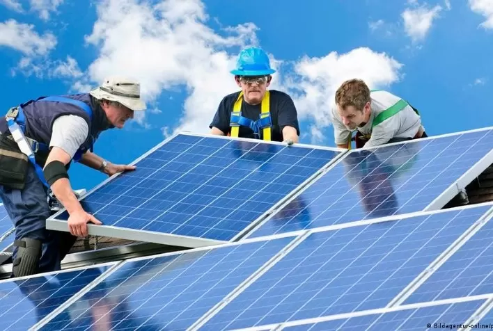 Corrida para fugir de cobranças da lei trouxe mais de 124 mil sistemas de energia solar nos últimos 60 dias no País, segundo Portal Solar