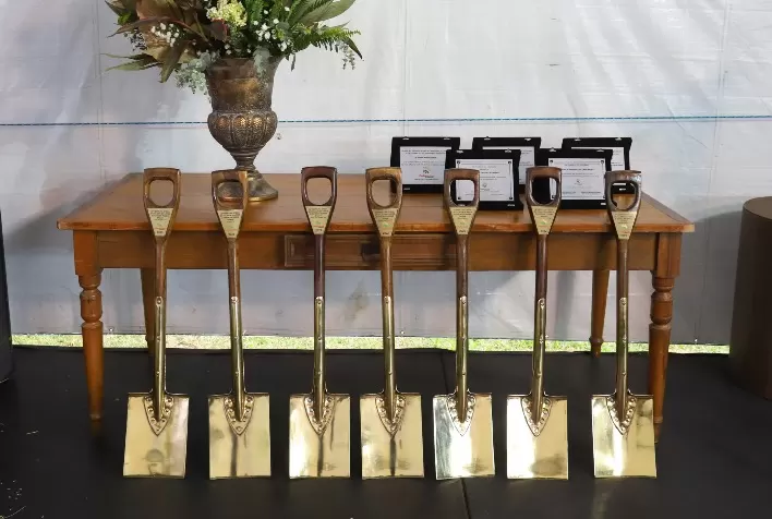 Homenageados recebem a Pá do Arroz na 33ª Abertura da Colheita