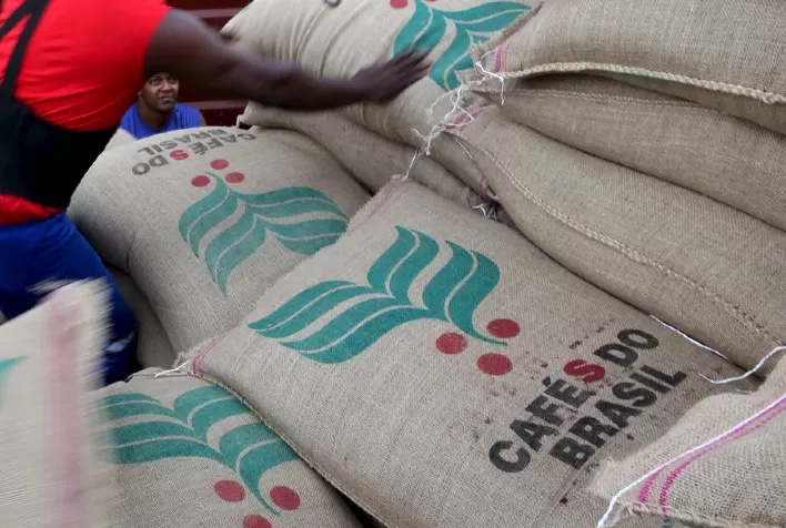 Exportações dos Cafés do Brasil atingem volume físico de 39,35 milhões de sacas e receita cambial recorde de US$ 9,23 bilhões em 2022