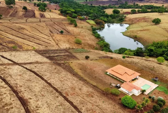 Seapa e parceiros realizam curso de cercas dentro do projeto de conservação de água e solo, em Ouro Verde de Goiás