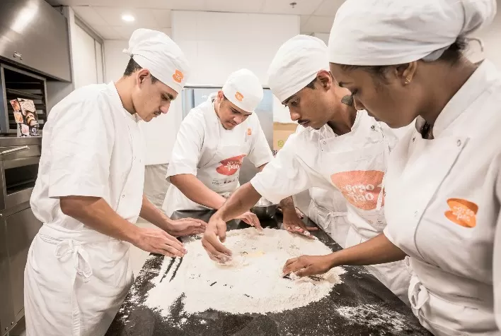 Curso de panificação ajuda a atender demanda permanente por profissionais e gera empregos a jovens periféricos