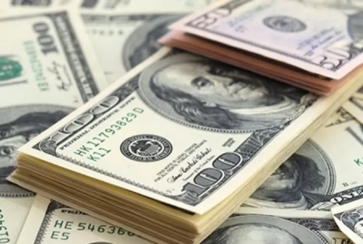 Dólar tem viés de alta frente ao real antes do Carnaval e com exterior cauteloso; mercado digere CMN