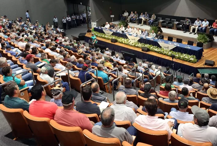 Coamo tem receita global de R$ 28,1 bilhões e distribui sobras de R$ 705,7 milhões aos cooperados