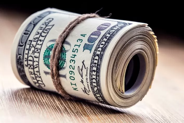 Dólar tem vaivém frente ao real de olho combustíveis; Ptax impõe volatilidade