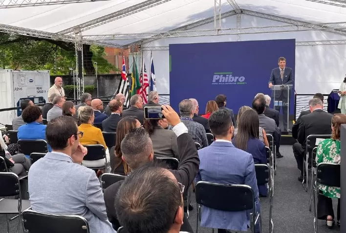 Phibro Saúde Animal investe em vacinas autógenas e probióticos para animais, com novas unidades de fabricação em Guarulhos