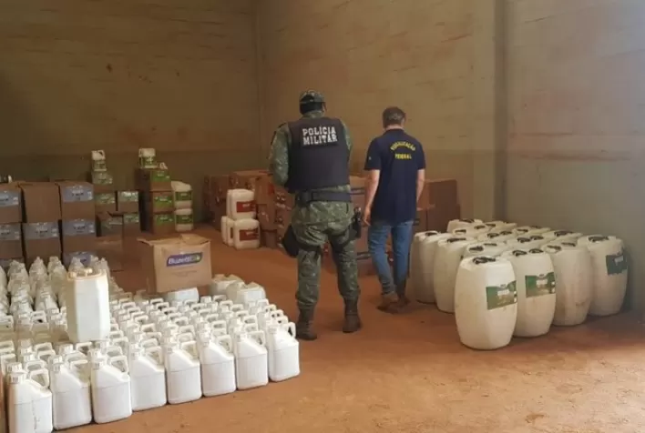 Operação apreende 780 litros de agrotóxicos contrabandeados