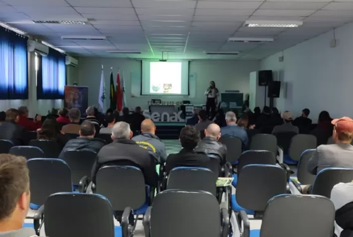 Produtores da ATeG Apicultura se reúnem em Porto União