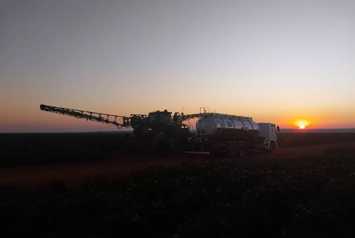 Equipamento que abastece rápido pulverizadores gera 50% de eficiência no processo de aplicação