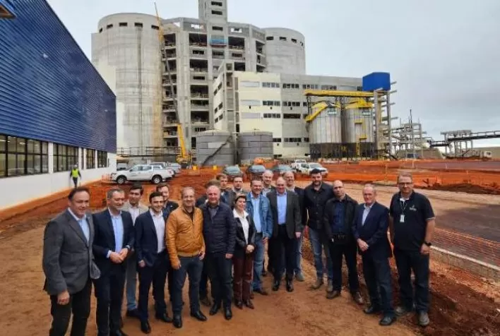 AGRO: Ministro da Agricultura visita obras da Maltaria Campos Gerais
