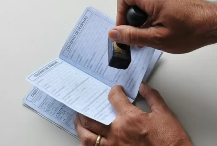Indicador antecedente de emprego do Brasil tem queda em agosto, diz FGV