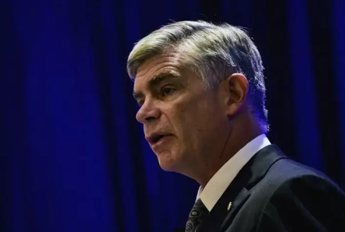 Harker diz ser favorável à manutenção dos juros pelo Fed e não vê cortes no curto prazo