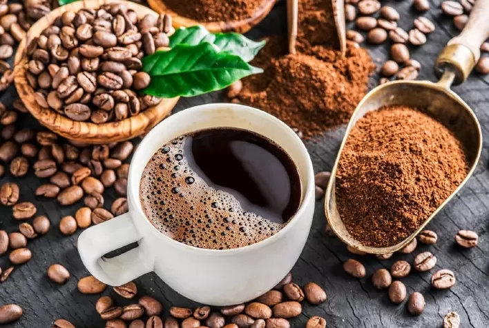 Tendências distintas no mercado de café: Nova York em queda, Londres em alta de olho na Ásia