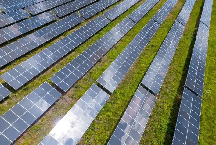 Energia solar alivia operação do sistema elétrico em meio a onda de calor, avalia ABSOLAR