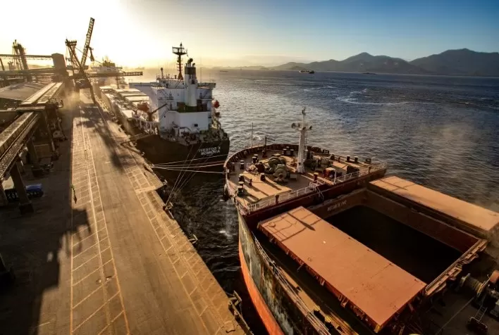 COMÉRCIO EXTERIOR: Com 5,3 milhões de toneladas, portos do PR registram novo recorde de movimentação em fevereiro