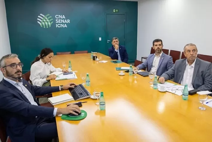 CNA e federações debatem medidas estaduais para conter importações de leite